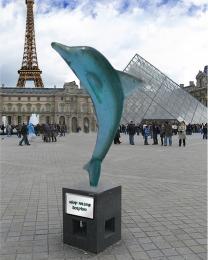 stop killing dolphins statua